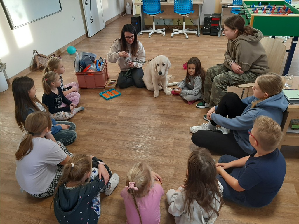 Spotkanie z pieskiem terapeutycznym